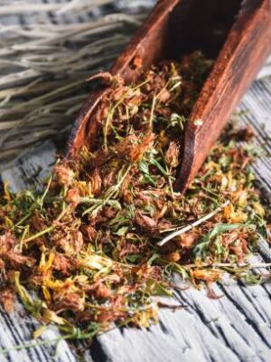 Milfoil on a wooden table.